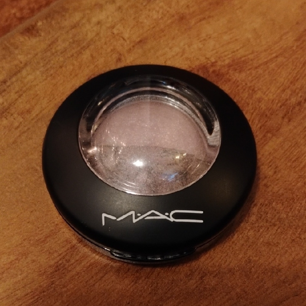 Like New MAC Cosmetics Joy & Laughter Mineralize Eyeshadow